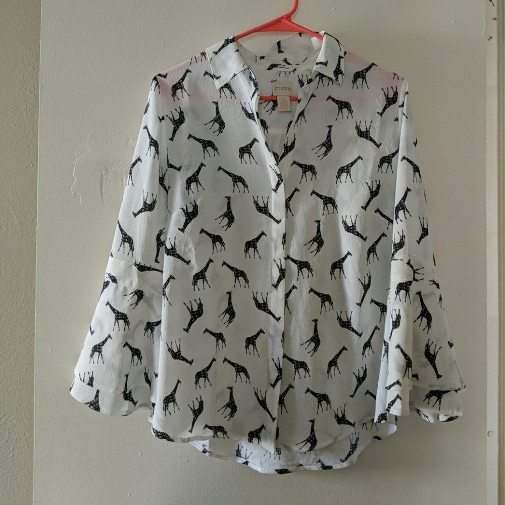 Chico's flared arm giraffe shirt